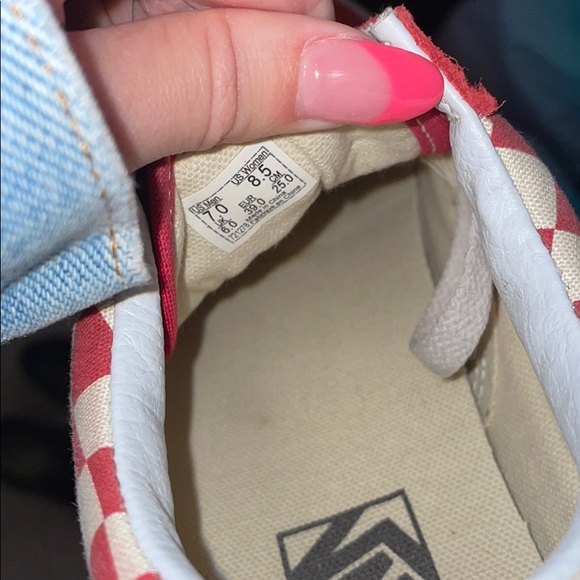 red checkered old skool vans - Picture 4 of 4